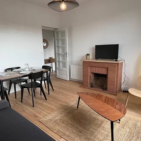 F2 Lumineux Avec Parking Prive Apartment